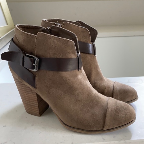 Carlos Santana Shoes - Carlos booties